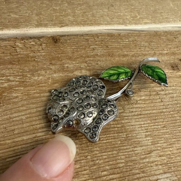 Vintage Pot Metal Flower Floral Rhinestone Enamel Brooch - Picture 7 of 7